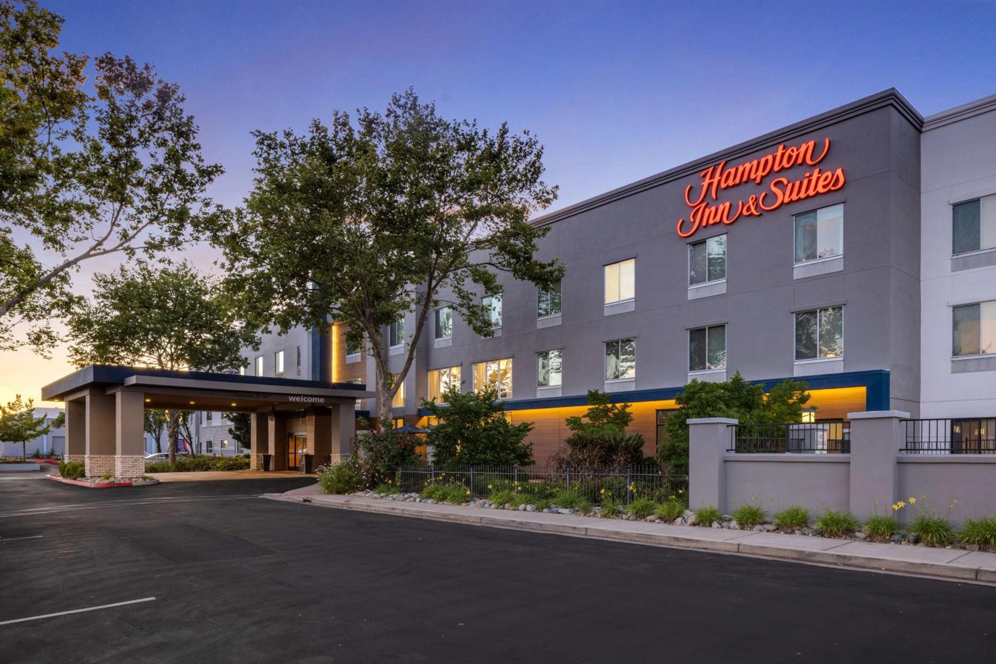 Hampton Inn & Suites Юба-Сити Экстерьер фото